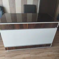 دو عدد میز اداری تمیز یه شکل