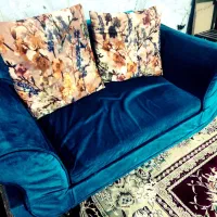 مبل راحتی ۹ نفره همراه با سه میز عسلی فوری