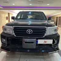 تویوتا لندکروز ۲۰۱۱ زاپاس پشت