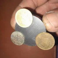 سکه جذب آهن ربا