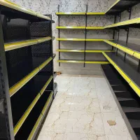 میز وسط فروشگاه موتور دار