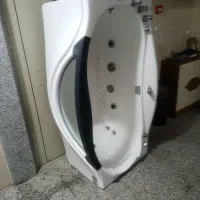 وان حمام جکوزی دار بزرگ