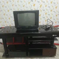 یک عدد تلوزیون 14اینج با میز یک میلیون|تلویزیون و پروژکتور|خوی, |دیوار