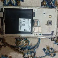 دوعددگوشی لمسی اوراقی به فروش می‌رسد