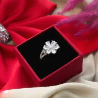 انگشتر تمام نقره مدل شکوفه سفید کادو روز دختر