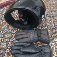 کلاه کاسکت و دستکش موتور