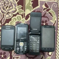 ۴عددگوشی نیازبه باطری بدون کارتون