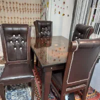 میز ناهارخوری ۴نفره خیلی نو قیمت ۳۰۰۰۰۰۰۰تومان