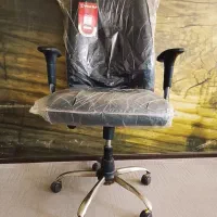 صندلی اداری چرخ دار