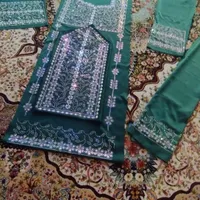 نگین کوبی روی انواع لباس بلوچی چادر شال و...|لباس|کهنوج, |دیوار