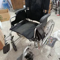 دو عدد ویلچر و یک عدد تخت یک شکن بیمار به فروش