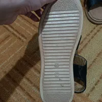 صندل نو به علت بزرگ بودن سایز|کیف، کفش، کمربند|فومن, |دیوار