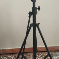 سه پایه محکم و پایه تی و رینگ لایت