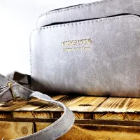 حراج تعدادی کیف کاملا نو فقط ۲۵۰ تومان|کیف، کفش، کمربند|هشتگرد, فاز ۲ مهستان|دیوار