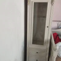 کمد و ویترین صحیح و سالم