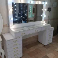 میز آرایش/صندلی اصلاح/پاف انتظار/آینه/تخت مژه