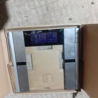 ترازوی شیشه ای دیجتالی به اضافه ابزار