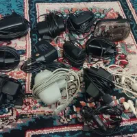مقداری شارژر موبایل