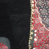 سخمه و سلته|لباس|خاو و میرآباد, |دیوار