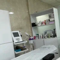 تخت و تابوره کمد و ترالی