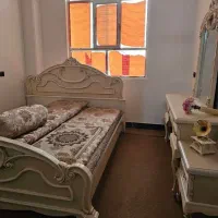 تخت خواب ومیز