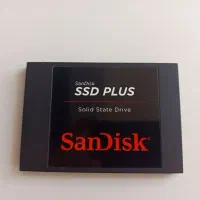 یک عدد هاردssd sandisk 240