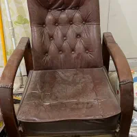 صندلی چرم‌قدیمی
