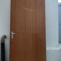 درب چوبی اتاقی