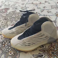 کفش adidas،yeezy اصل،اورجینال و باکیفیت عالی|کیف، کفش، کمربند|کرمانشاه, |دیوار