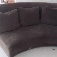 مبل راحتی سالم با پایه فلزی|مبلمان خانگی و میز عسلی|رشت, گلسار|دیوار