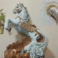 اسب سفید طلایی