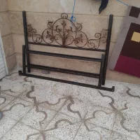 تخت اهنی