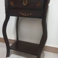 میز کنارسالنی تلفن