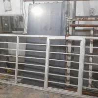 پنجره‌ اهنی‌