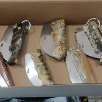 چاقو و تبر و ساطور و جاسوییچی