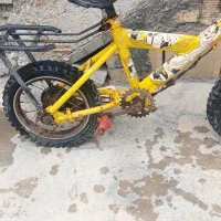 دو عدد دوچرخه ۱۲ و۱۶ نیاز به تعمیر