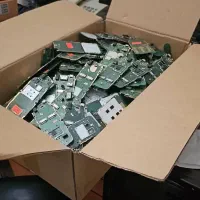 برد کامپیوتر و موبایل و برد الکترونیک و چیپ