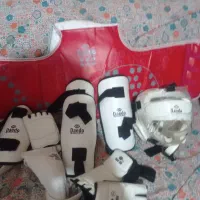 لباس و تجهیزات تکواندو