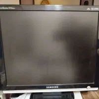 مانیتور در حد نو