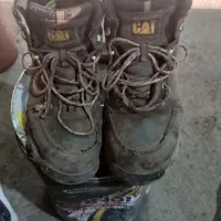 کفش ایمنی استوک. کاترپیلار اصل. لطفا فقط پیام.