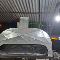 همکار خانم کار در رستوران