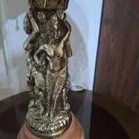 یک عدد اباژور پایه سنگی بدنه ش رزین است