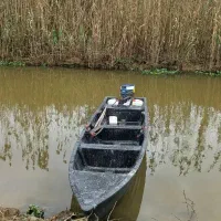 قایق ۲۵ سیسی با تشت و پارو