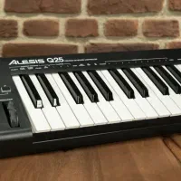 میدی کیبورد ALESIS Q25|پیانو، کیبورد، آکاردئون|قدس, شهر‌قدس|دیوار