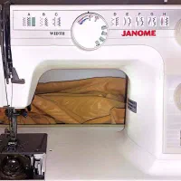 چرخ خیاطی ژانومه اصل به همراه میز و صندلی mdf