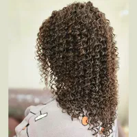 به مدل برای انجام خدمات فرمو وکراتین مونیازمندم