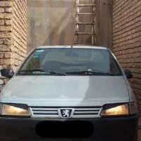 پژو روا سال