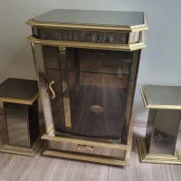 میز بسیار زیباوطلایی