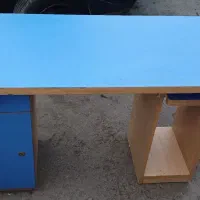 میز تحریر سالم وتمیز