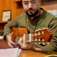 گیتار را براحتی بخرید و یاد بگیرید با متد استاد